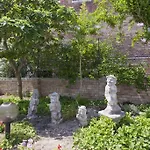 Ca' Del Pomo Grana' Bed and breakfast 3*