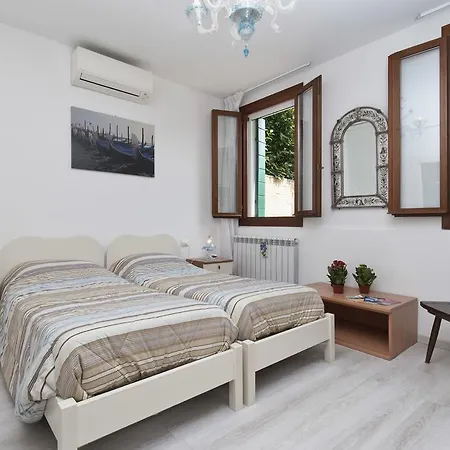 Ca' Del Pomo Grana' 3* Murano