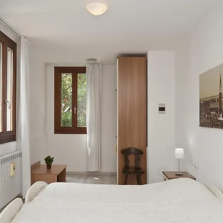 Ca' Del Pomo Grana' Bed & Breakfast