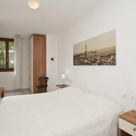 Ca' Del Pomo Grana' 3* 무라노