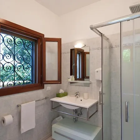 Ca' Del Pomo Grana' 3* 무라노