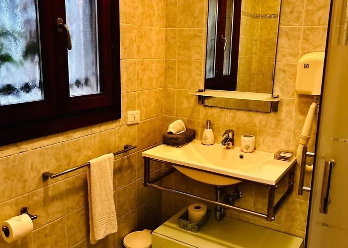 Ca' Del Pomo Grana' Bed & Breakfast 3*