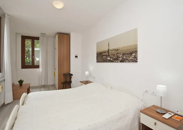 Ca' Del Pomo Grana' 3* Murano